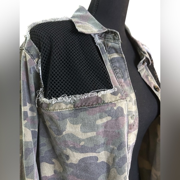 Thrill Jeans Distressed Camouflage Mesh Detail Jean Jacket | Size 2X - Picture 3 of 11